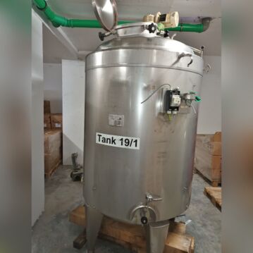 Serbatoio&#x20;a&#x20;pressione&#x20;riscaldabile&#x2F;raffreddabile&#x20;da&#x20;1500&#x20;litri&#x20;in&#x20;Aisi304&#x20;con&#x20;agitatore&#x20;a&#x20;barre