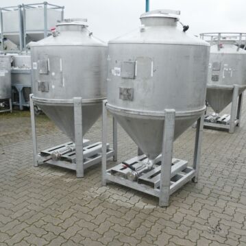 1200&#x20;liter&#x20;conical&#x20;container&#x20;made&#x20;of&#x20;stainless&#x20;steel&#x20;316