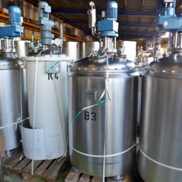 680&#x20;liter&#x20;heat-&#x2F;coolable&#x20;pressure&#x20;tank,&#x20;Aisi&#x20;304&#x20;with&#x20;propeller&#x20;agitator