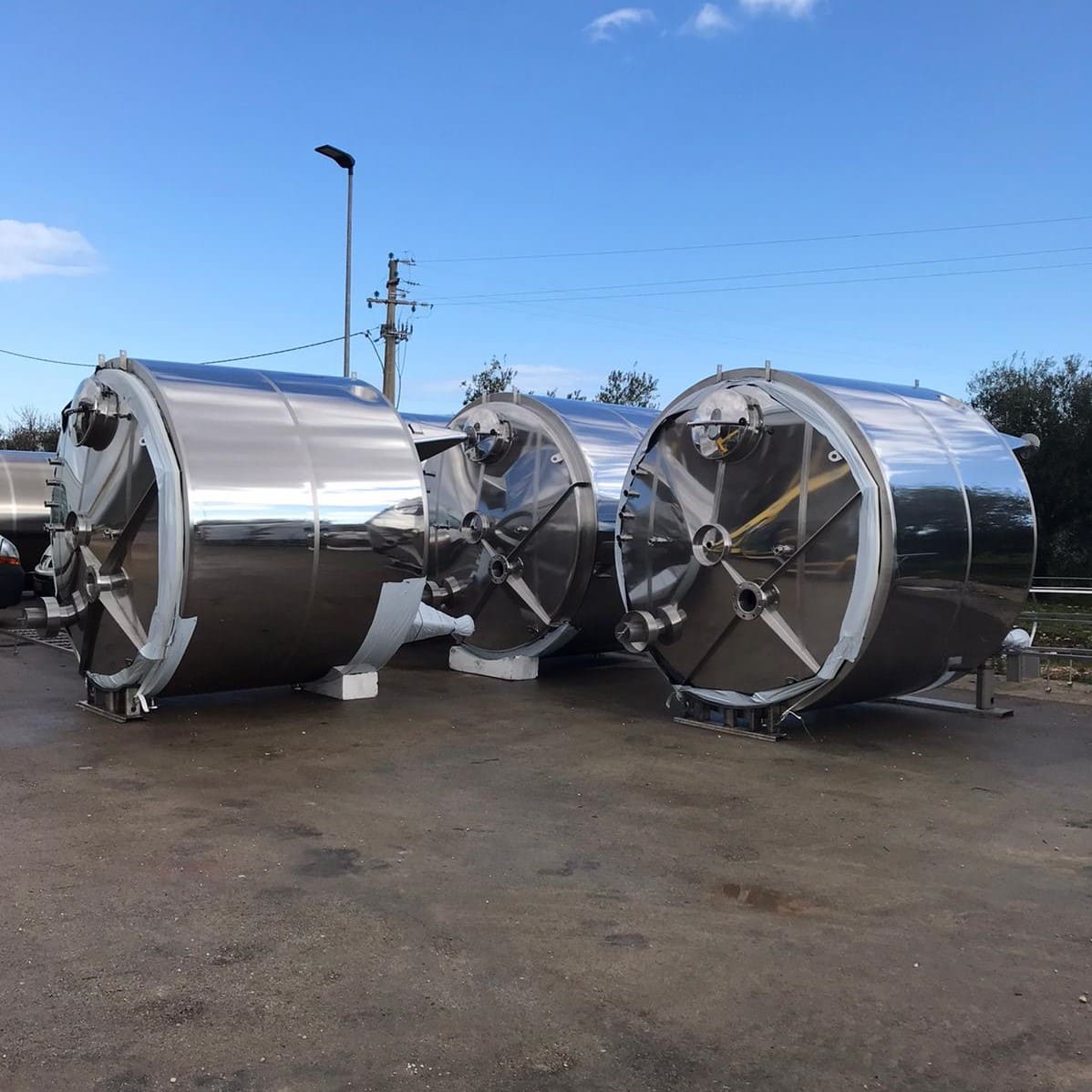 5x 10000 liter steam-heated mixing tanks for the food industry 