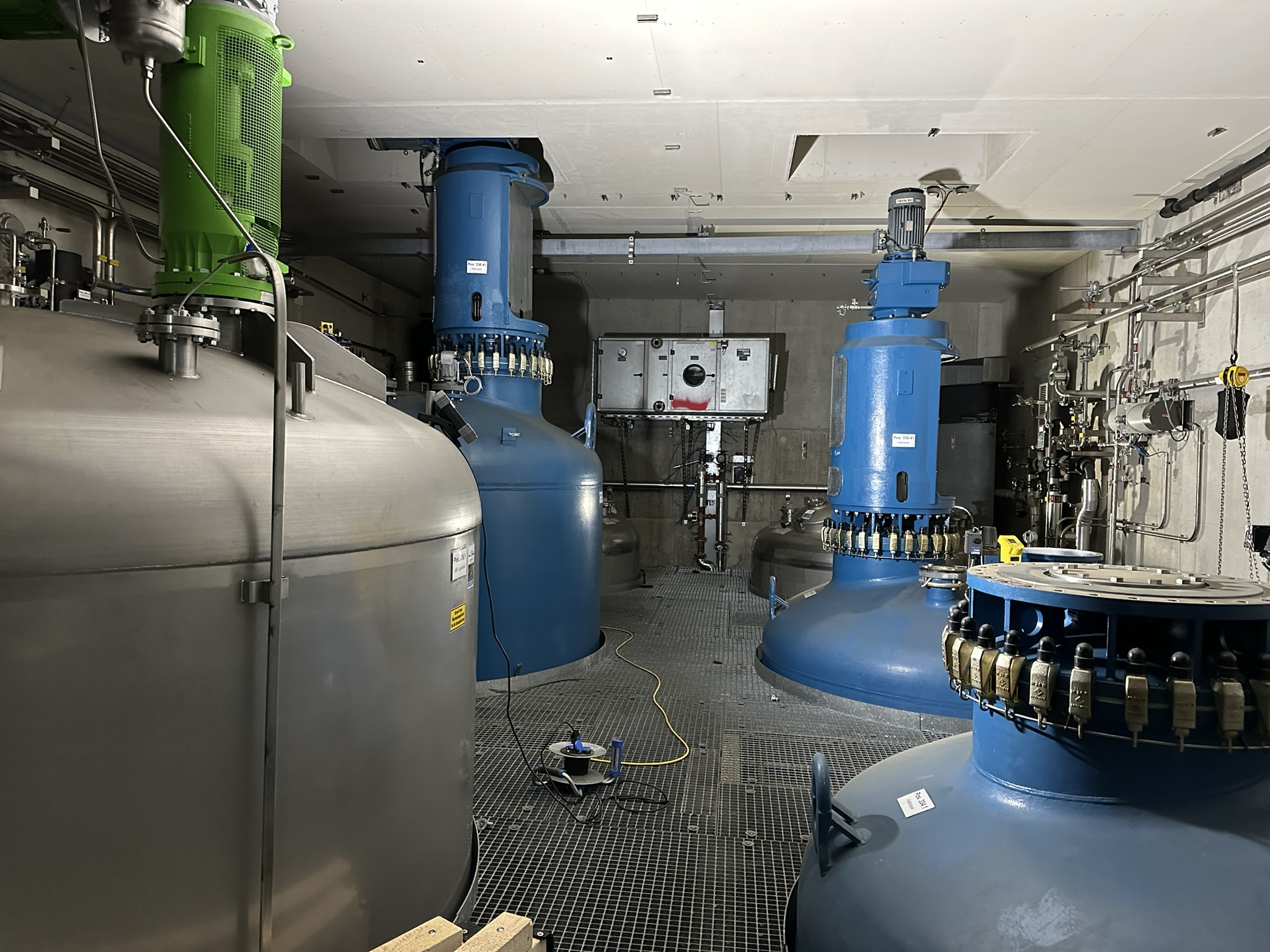 Rückbau & Ankauf eines kompletten Lösemittel-Tanklagers – 800 Tonnen CO₂-Ersparnis durch Wiederverwendung