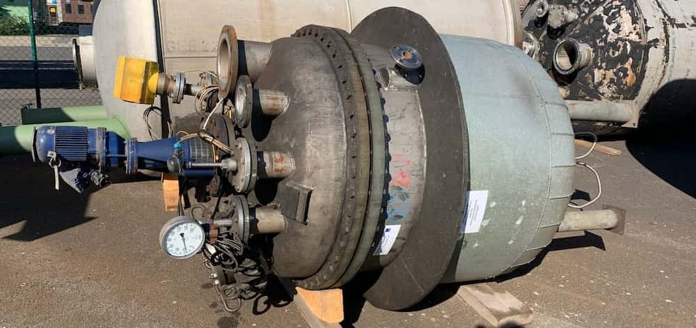 Edelstahlbehälter als Altmetall