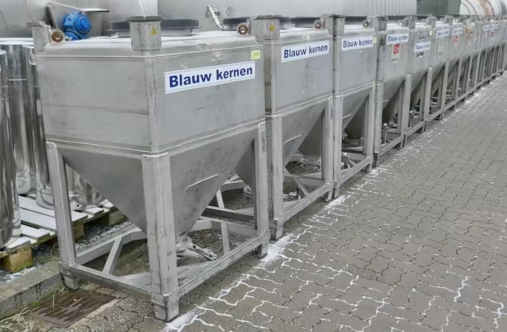 Behälter und Apparate