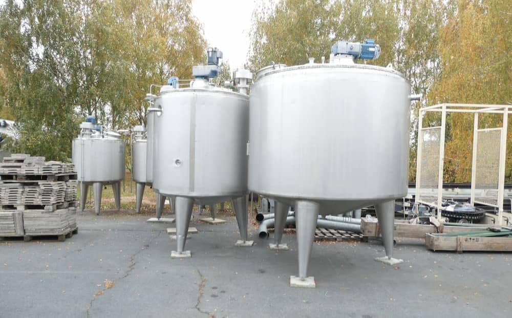 Behälter und Apparate