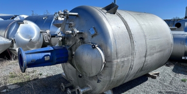 Serbatoi sospesi su mensole